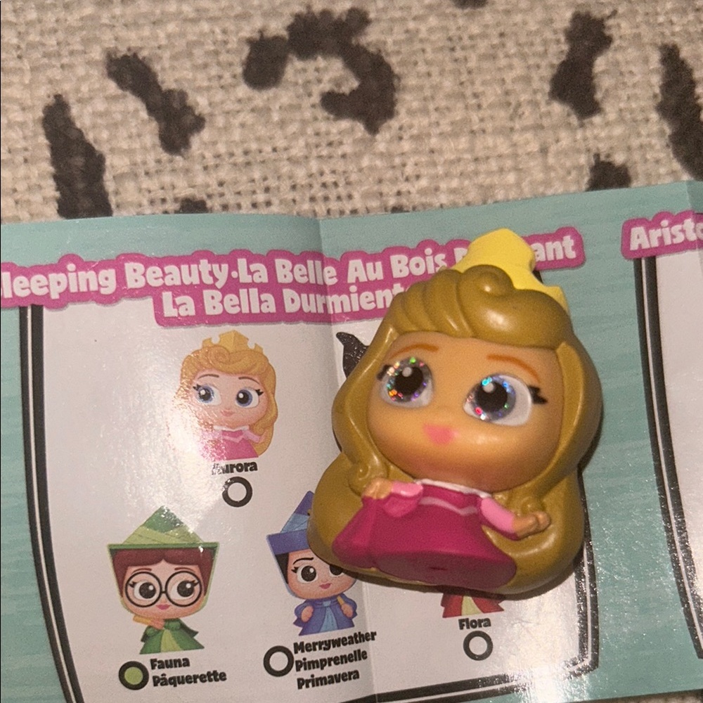 Disney Doorable series 5 Princess Aurora Figurine - Pink and Yellow